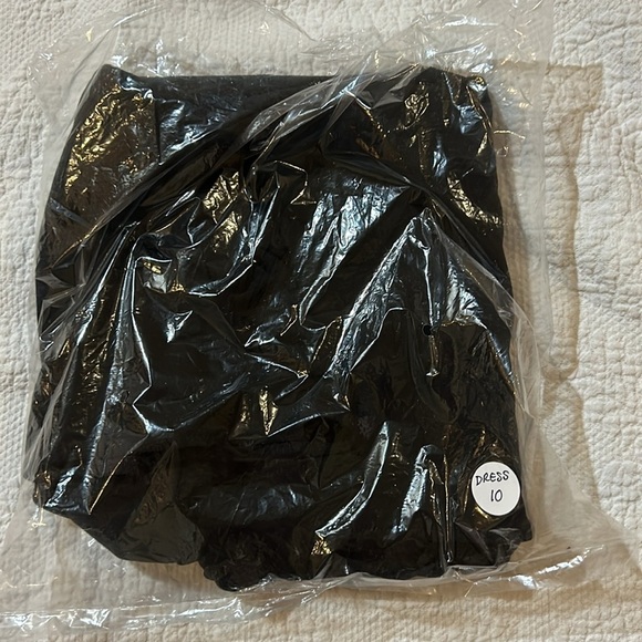 Laundry by Shelli Segal Black Dress asymmetrical strappy front. NIOP. 10P - Picture 11 of 11